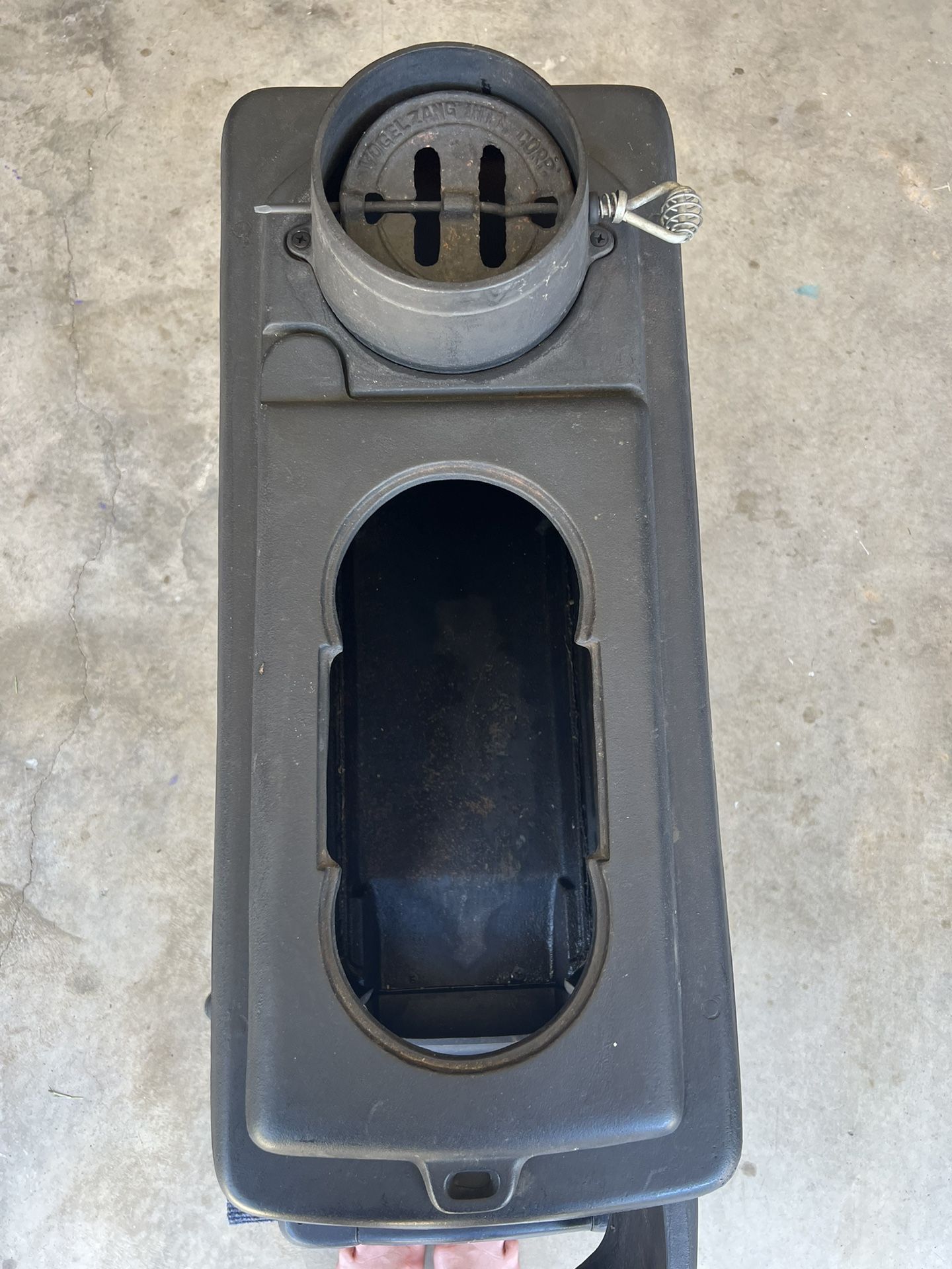 Vogelzang Cast Iron Standard Boxwood Wood Stove (BX26E) for Sale in  Corinth, TX - OfferUp