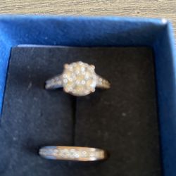 🌺🌼🌸BONITO SET DE ANILLOS DE COMPROMISO DE ORO REAL ROSE GOLD 10K Y DIAMANTES REALES  SIZE 6 0 7