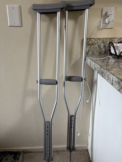 Universal Crutch Adjustable 
