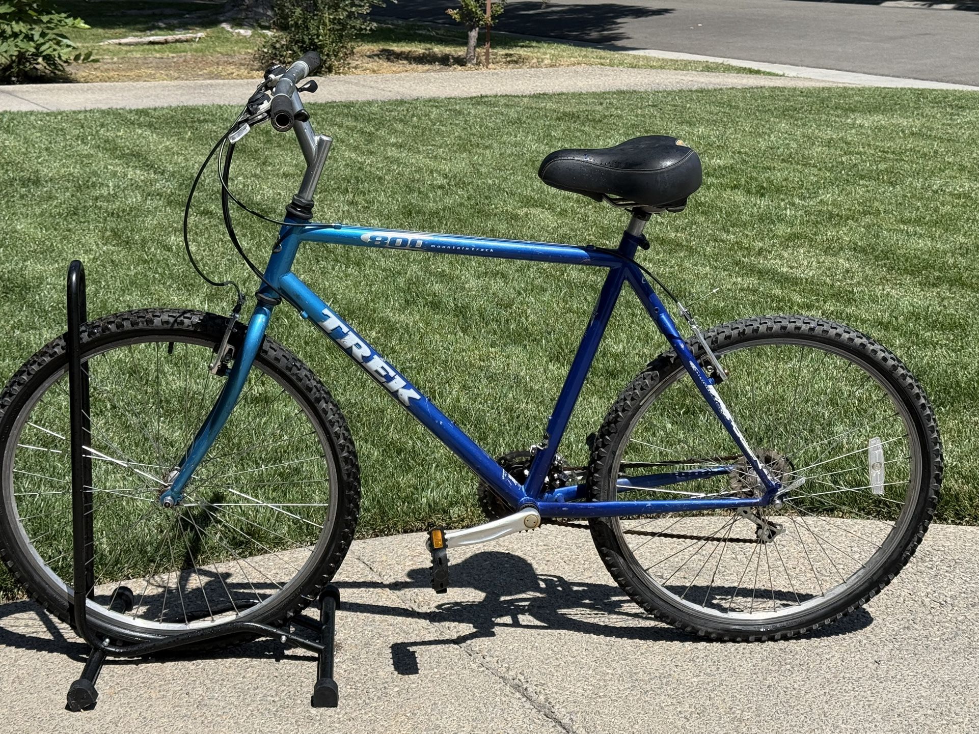 Trek Mountain Track 800 Bike