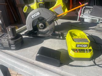 Ryobi ONE+ 18V Cordless 5-1/2" Circular Saw PCL500 battery, charger, no blade