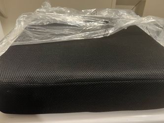 NEW. Wheelchair Cushion. Removable Cover 19” x 19” x 6 “