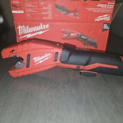 Milwaukee M12 Cordless Copper Cutter