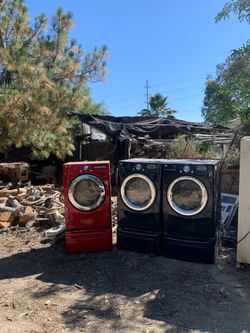 2 washers.  1dryer.