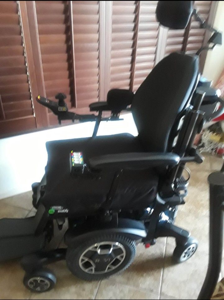 Rovi X3 Power Wheelchair custom