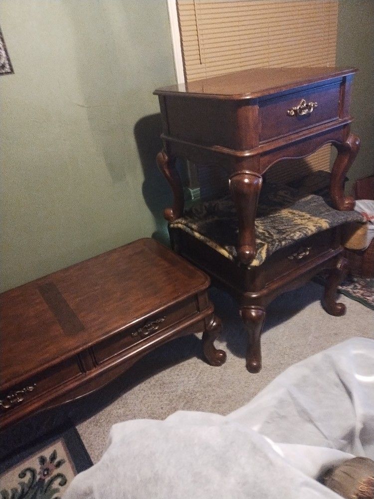 Coffee Table +2 End Tables