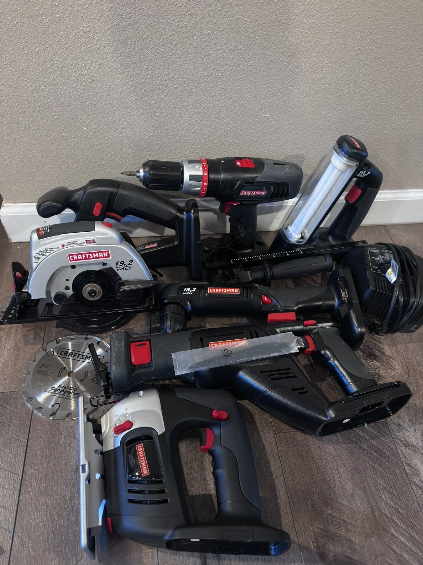 CRAFSTMAN POWER TOOLS 19.2V 