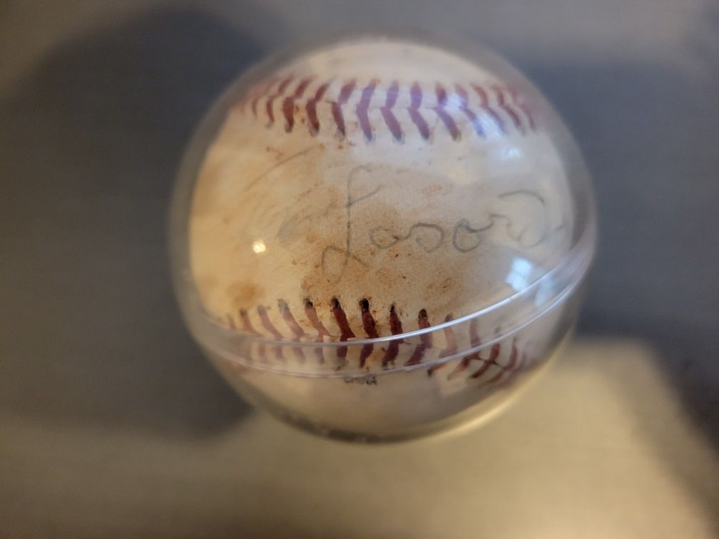 Tommy Lasorda Los Angeles Dodgers HOF Signed Autographed game used Baseball.