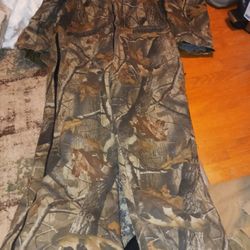 Mend Size Large Camo Suit