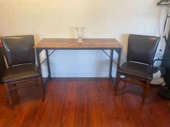 Table & Chairs 🪑