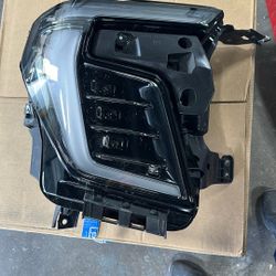2022-2025 GMC Yukon Right Headlight