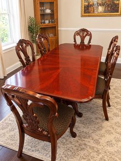 Mahogany Dining Table with 6 Carved Chairs