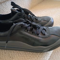 Men's Black Leather Sneakers Size 10.5