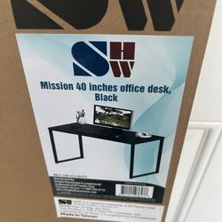 NEW IN BOX – 40” Black Office Desk / Modern Computer Desk