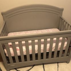 Baby Crib Simmons Kids SlumberTime Emma 4-1 