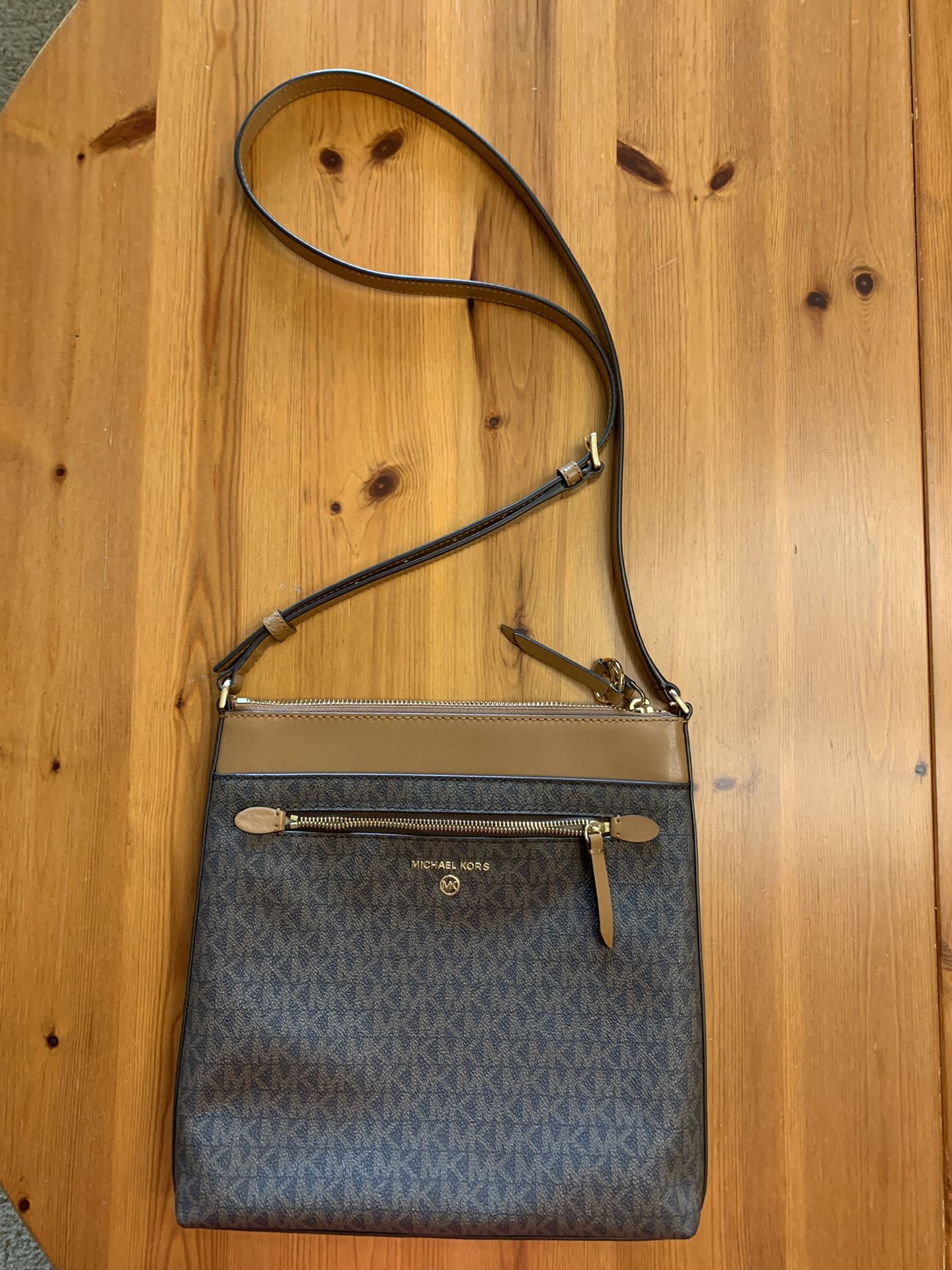 Michael Kors Leather Crossbody Handbag!