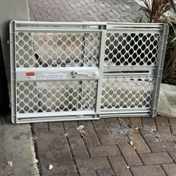 Baby Or Pet Gate For Stairs Or Doorway 25.5-40.5 h 26 