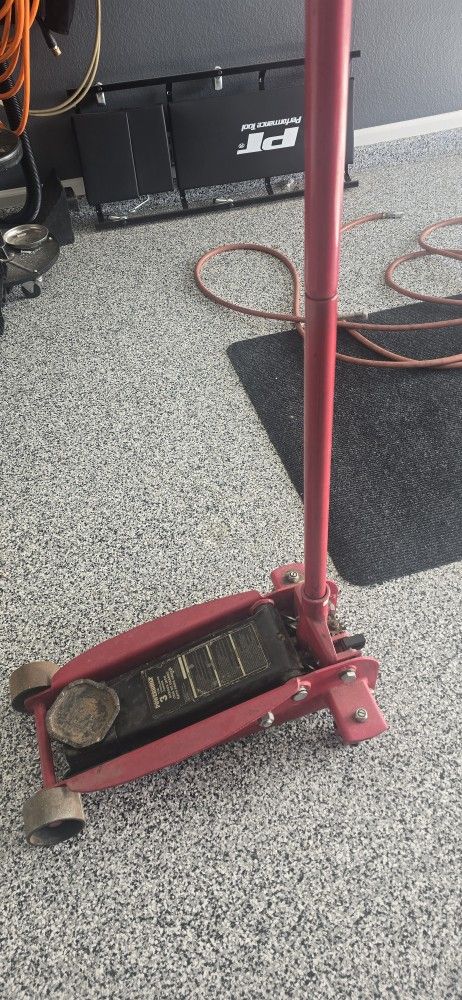 Powerbuilt 3 Ton Floor Jack