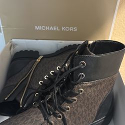 Brand New 9.5 men’s Michael Kors Men’s MK Logo Combat Boots – With Box