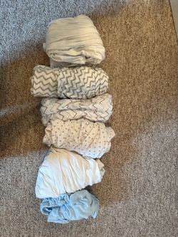 Set of crib sheets