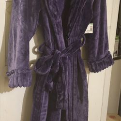 WOMEN'S PLUSH PURPLE ROBE NWT 2X