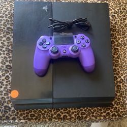 Sony PS4 500gb W Controller & Cables