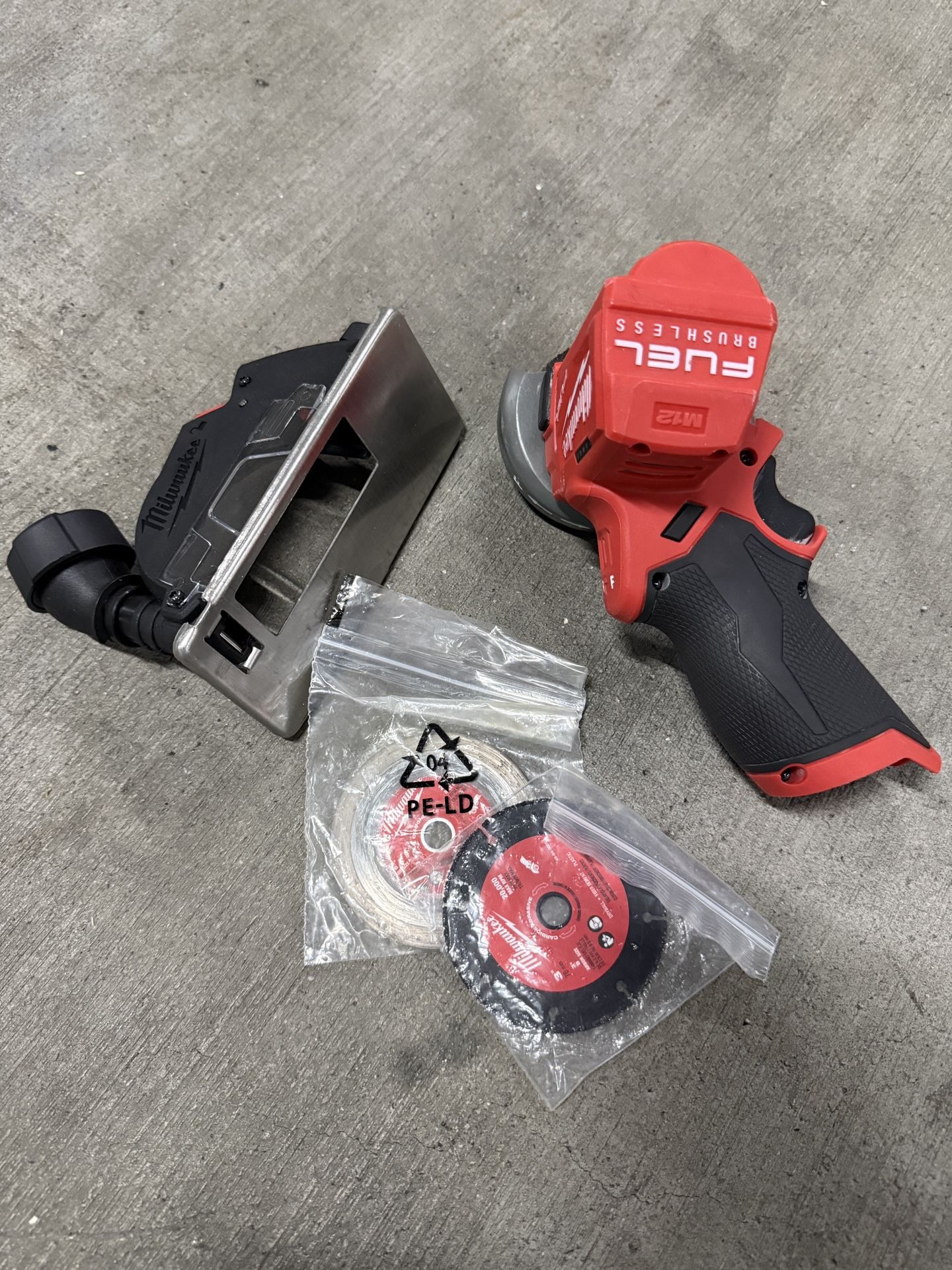 Milwaukee M12 FUEL 12V Brushless 3” Cut Off Saw (Tool-Only).
