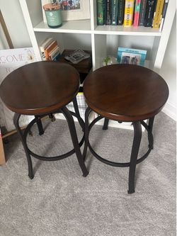Set of 2 Swivel Bar Stools – Solid Wood Seats & Metal Frame