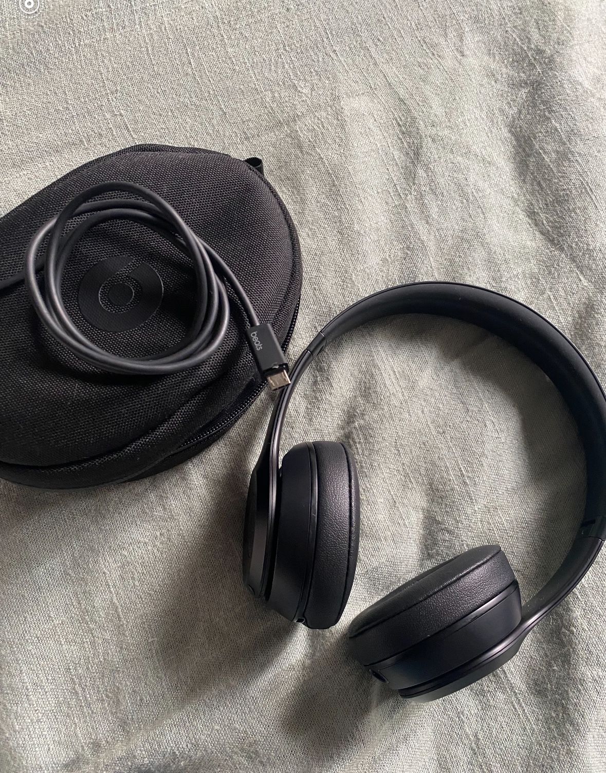 Black Beats Solo 3 Headphones 