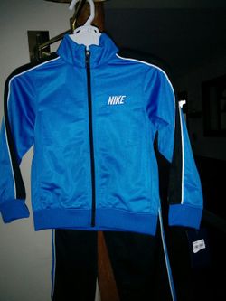 Brand new with tag boys nike sweat suit size 4