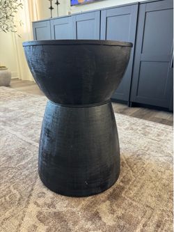 Accent table