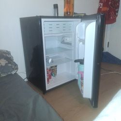 Refrigerator Small One