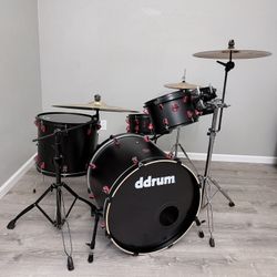 Sale/Trade ddrum Hybrid 5 Acoustic /Electric Drum Complete Set - Black with Red