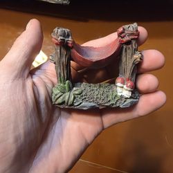 Resin Fairy Garden Hammock with Mushrooms Decoration 2" Like New