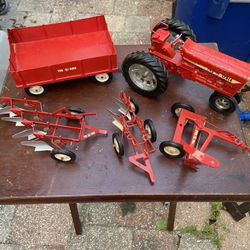 Vintage Tru Scale Tractor And Accessories 