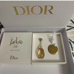 Dior Gift Set Perfume With Pendant. New. See Pics For Details.