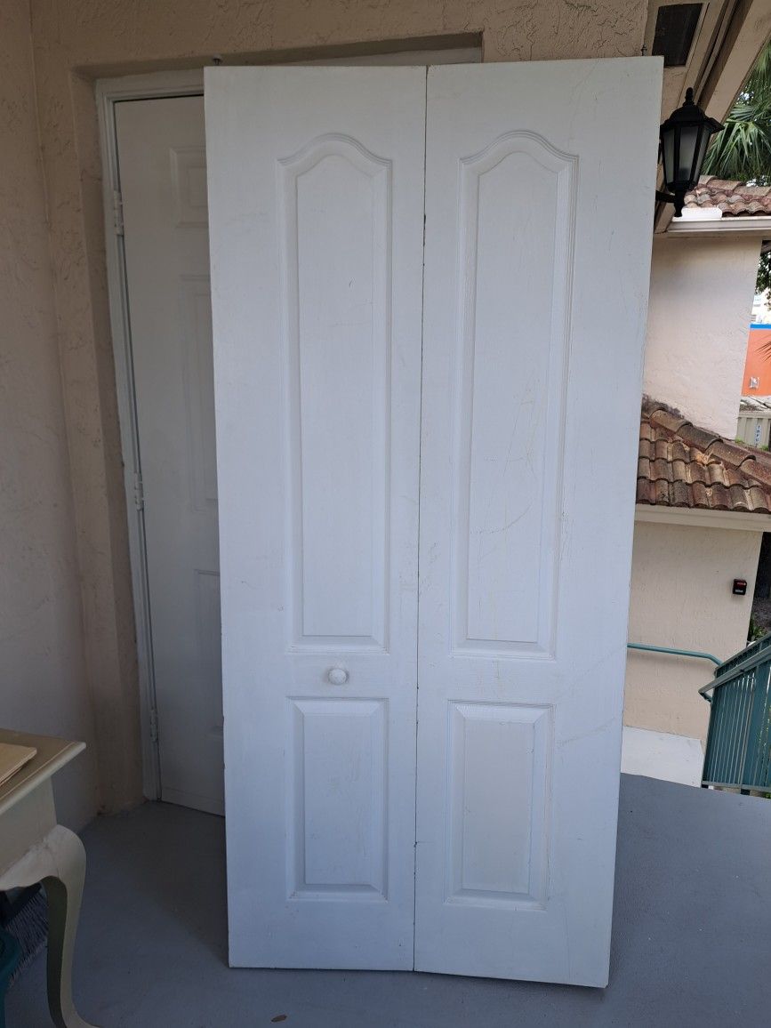baifold door