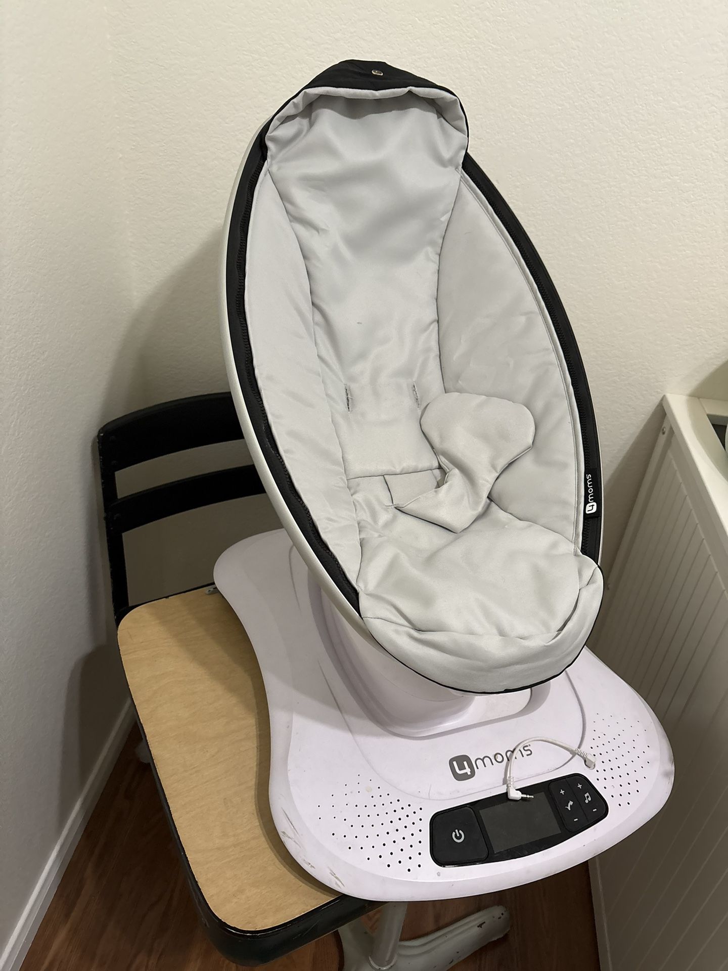 Baby Rocker /seat /4moms