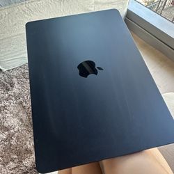Apple Macbook M2