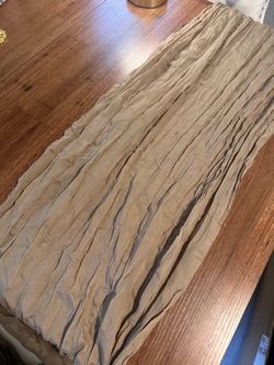 Brown table runner