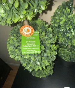 New with tags Boxwood Topiaries Anti UV lot of 2