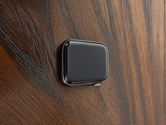 Apple Watch Series 5 44mm GPS + Cellular – Space Gray