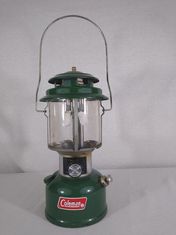 Vintage 1974 Coleman 220H Double Mantel Lantern Pump Fuel Lantern for