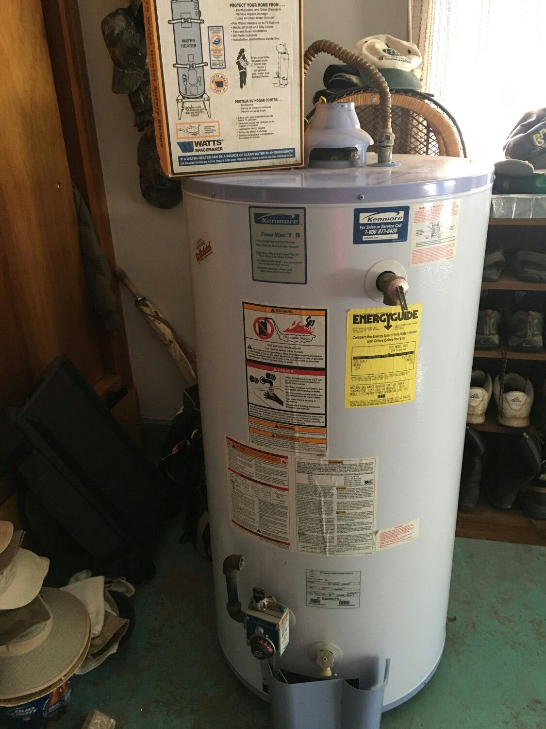 Kenmore "GAS" water heater with straps!