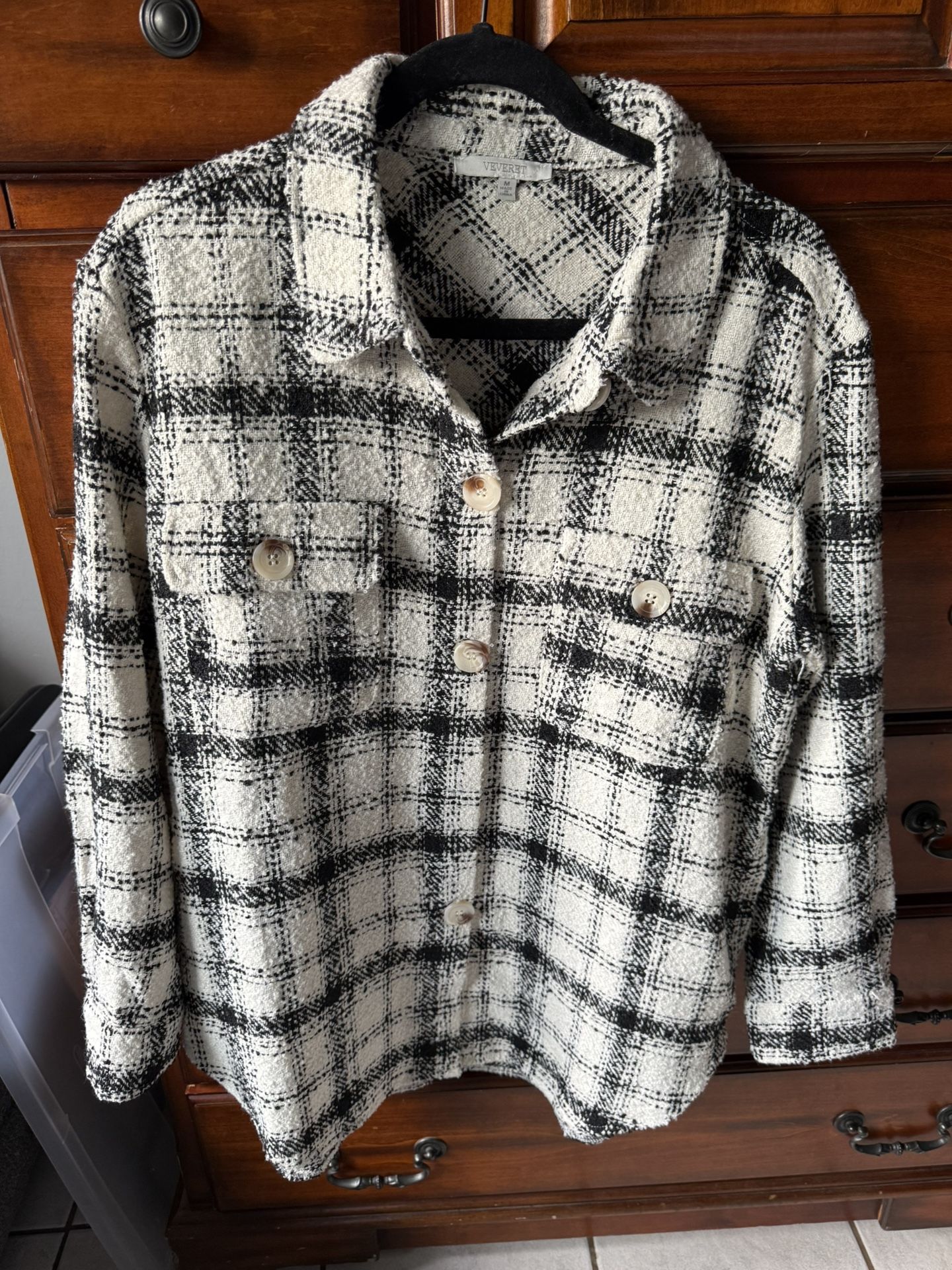 Women’s Sweater (Medium)