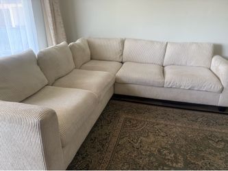 Beautiful Cream Sectional Sofa – good condition