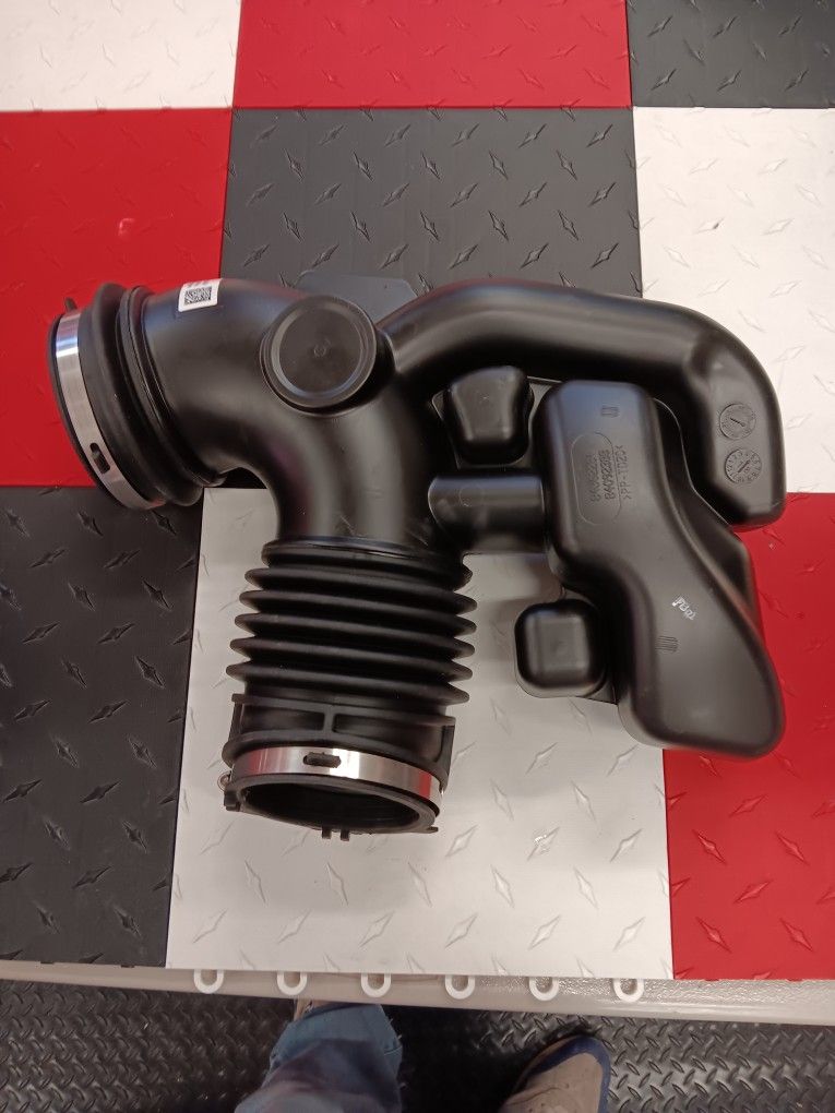 Air Intake Outlet Duct - Corvette C7 Stingray/Grand Sport