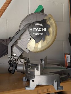 Hitachi C10FCE2 10" Miter Saw and UU240R Fold & Roll Stand