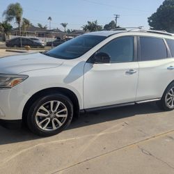 2013 Nissan Pathfinder SV