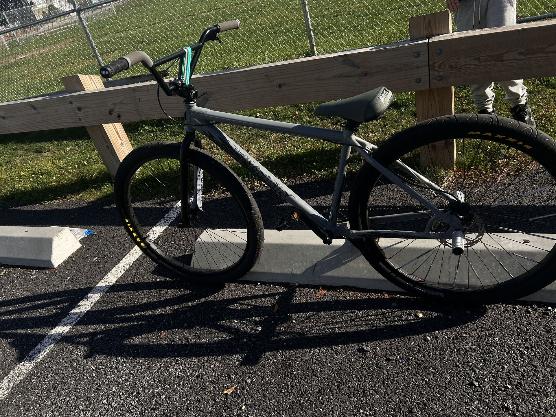 THRONEEE 29INCH